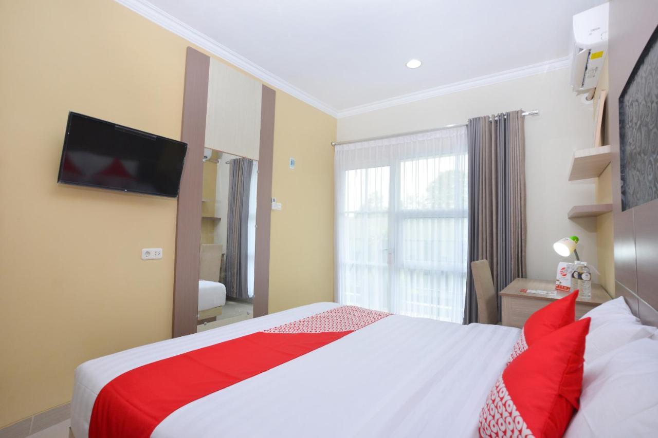 Oyo 583 Puri Gejayan Asri Syariah Hotel Kejayan Kültér fotó