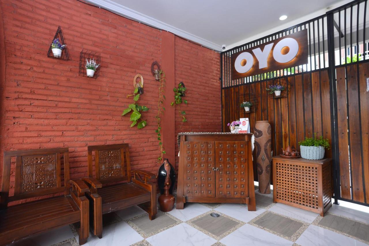 Oyo 583 Puri Gejayan Asri Syariah Hotel Kejayan Kültér fotó